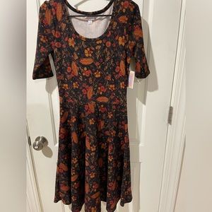 New With Tags Medium Lularoe Nicole Dress